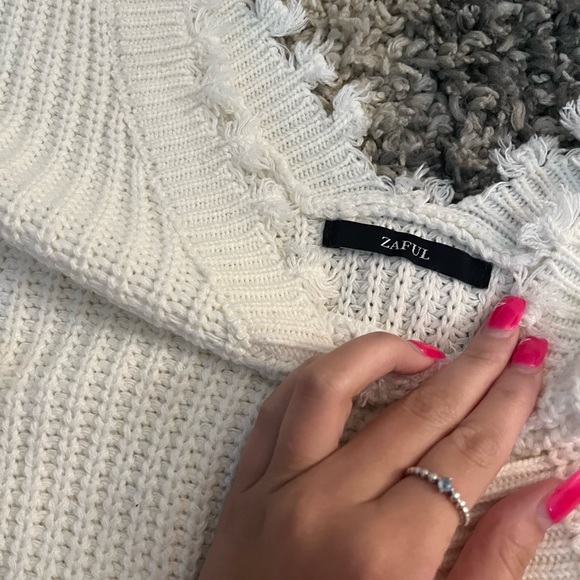 White Cropped Sweater - Picture 2 of 2